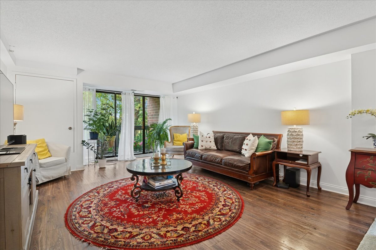 1800 Huntington Boulevard #212, Hoffman Estates, IL 60169