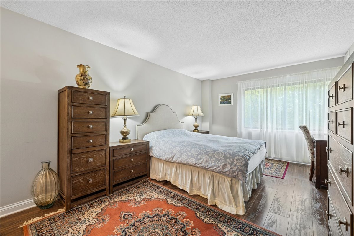 1800 Huntington Boulevard #212, Hoffman Estates, IL 60169