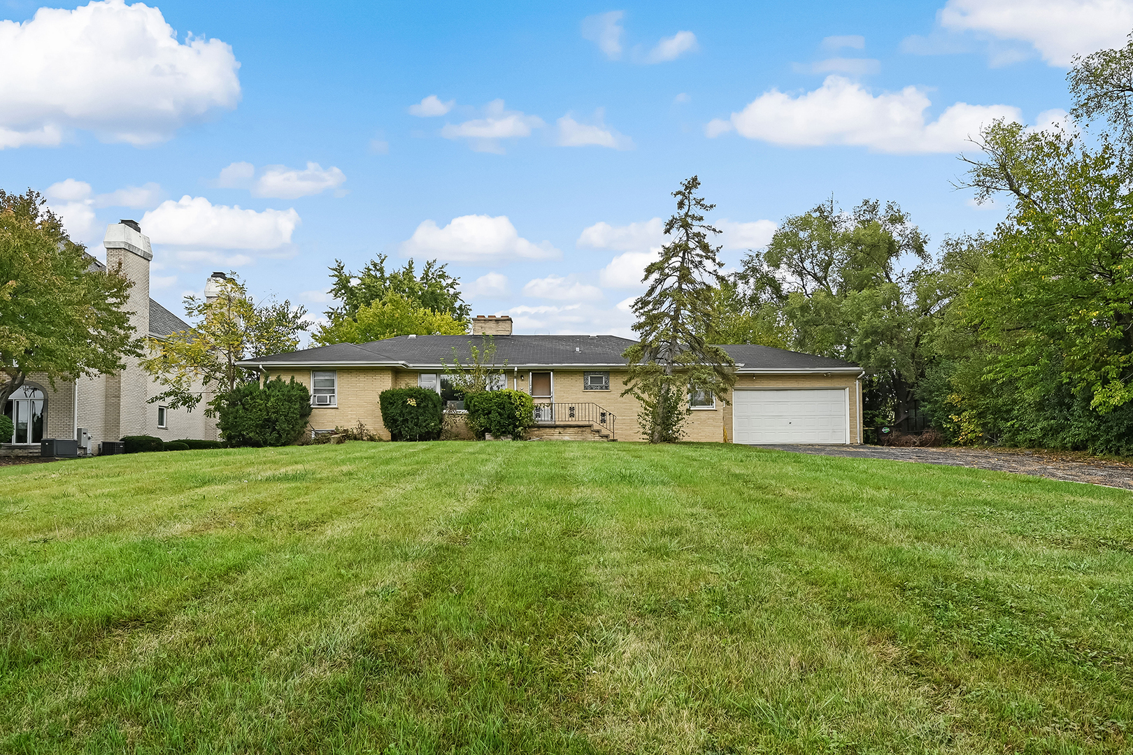 219 79th Street, Burr Ridge, IL 60527