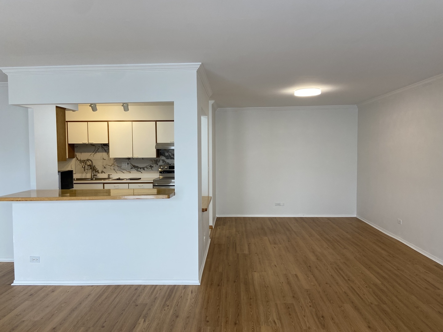 1605 E Central Road #410B, Arlington Heights, IL 60005