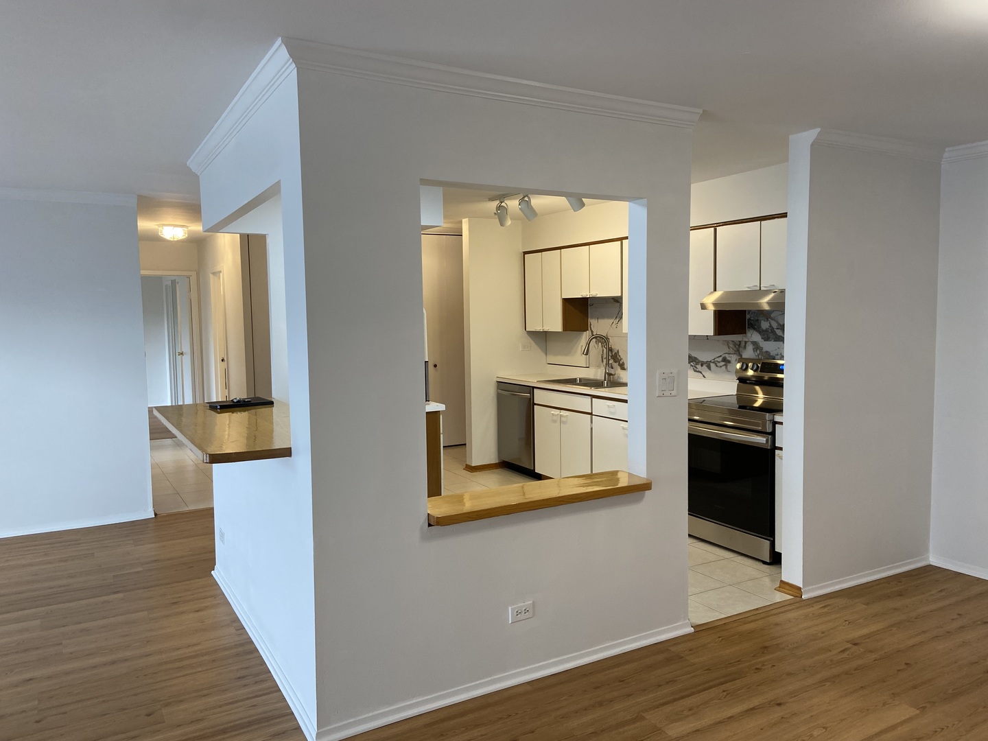 1605 E Central Road #410B, Arlington Heights, IL 60005