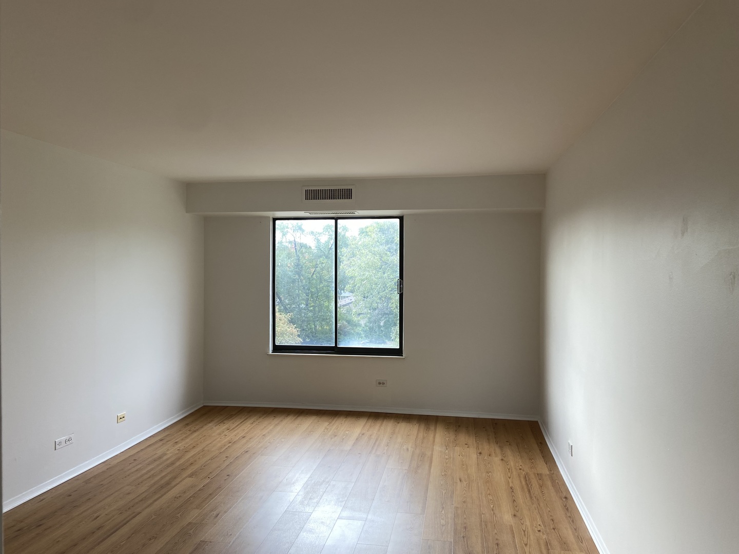 1605 E Central Road #410B, Arlington Heights, IL 60005