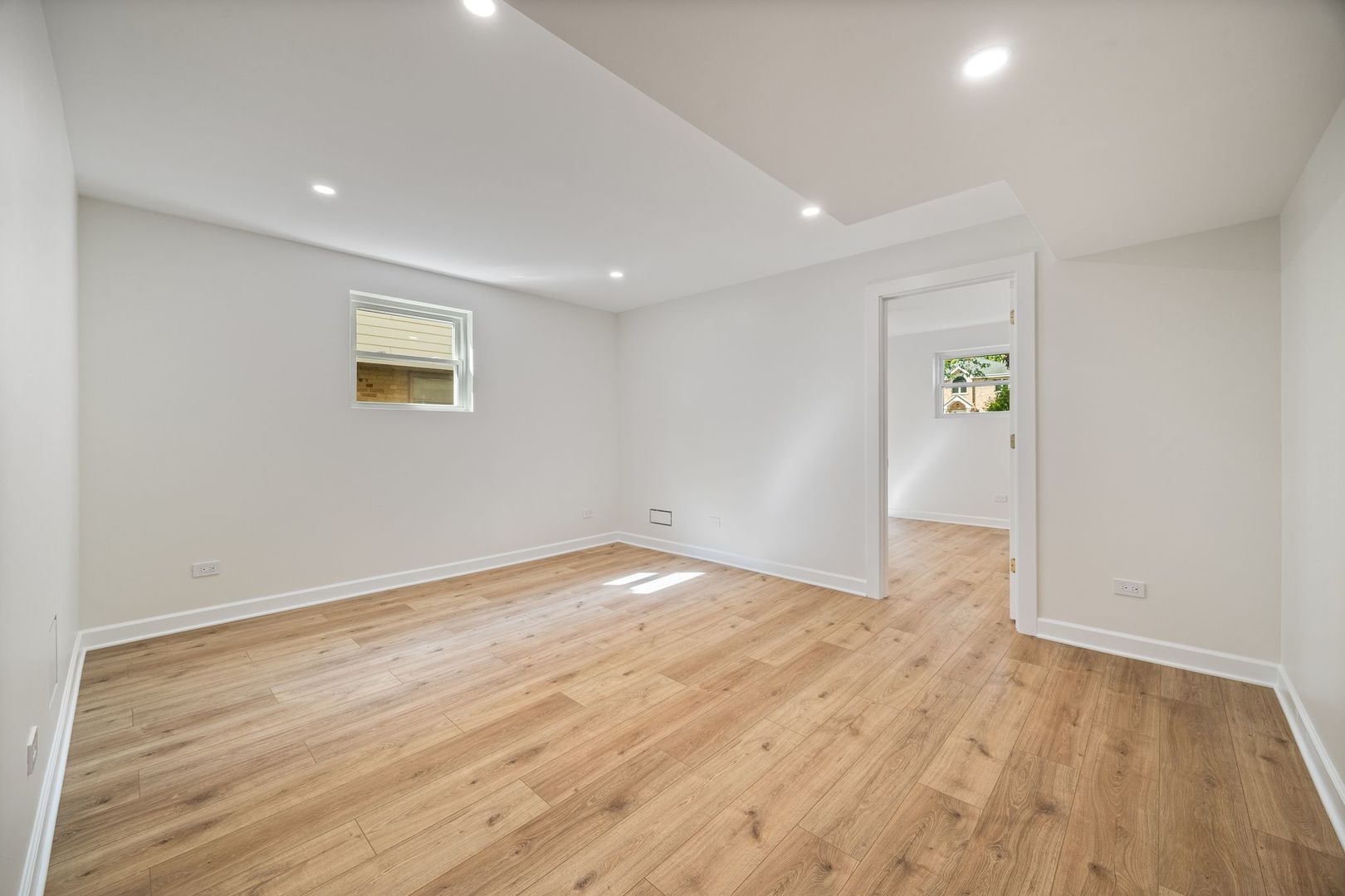 1025 N KNIGHT Avenue, Park Ridge, IL 60068