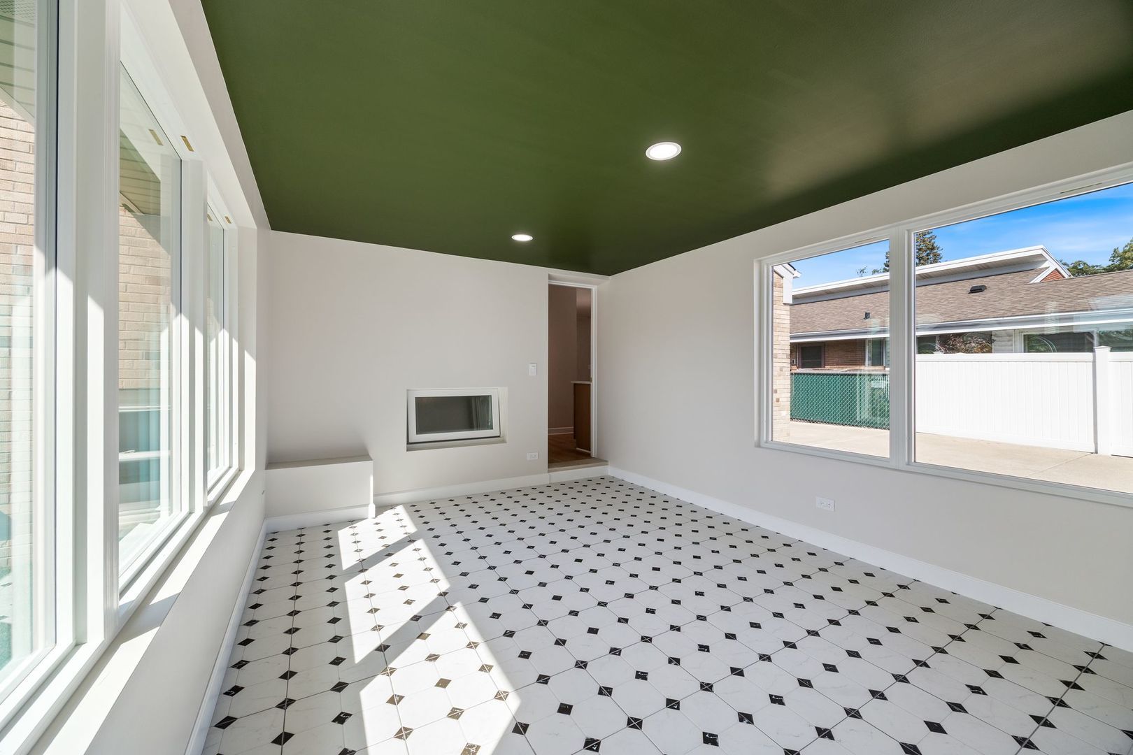 1025 N KNIGHT Avenue, Park Ridge, IL 60068