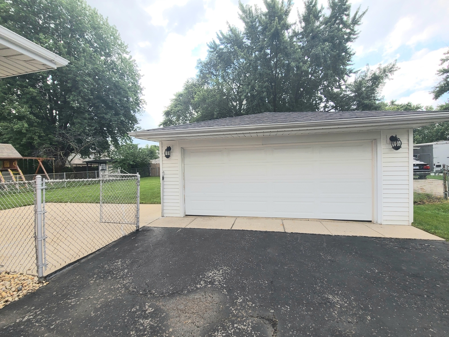 7025 W 84th Street, Burbank, IL 60459