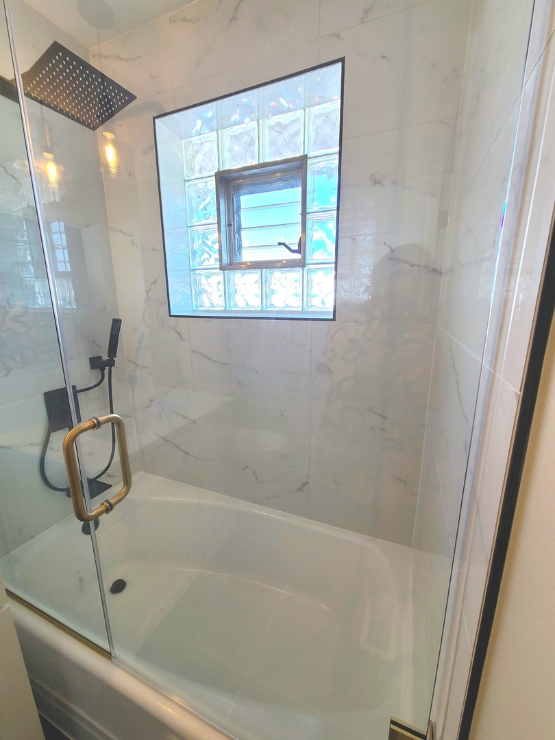 7025 W 84th Street, Burbank, IL 60459