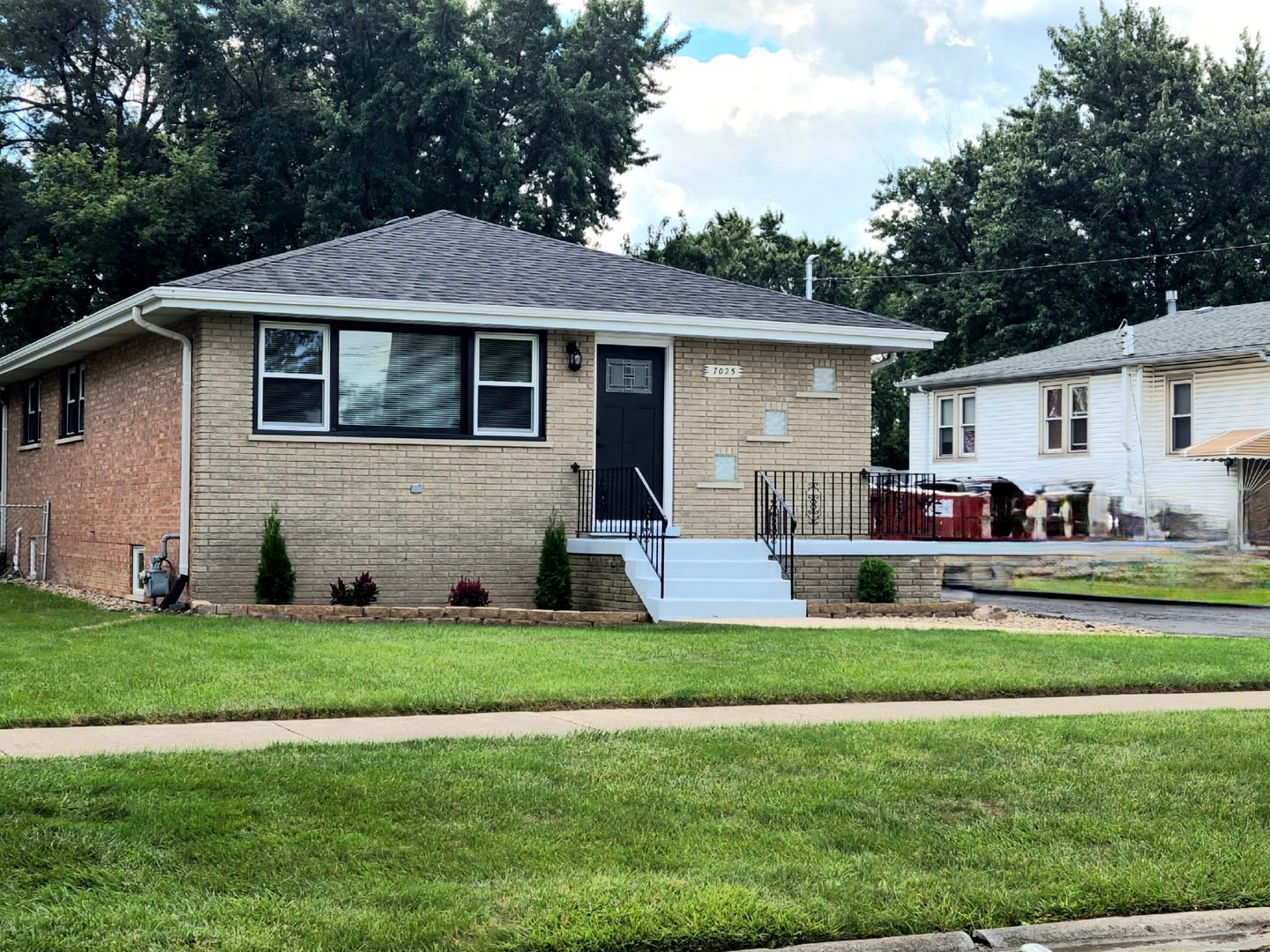 7025 W 84th Street, Burbank, IL 60459