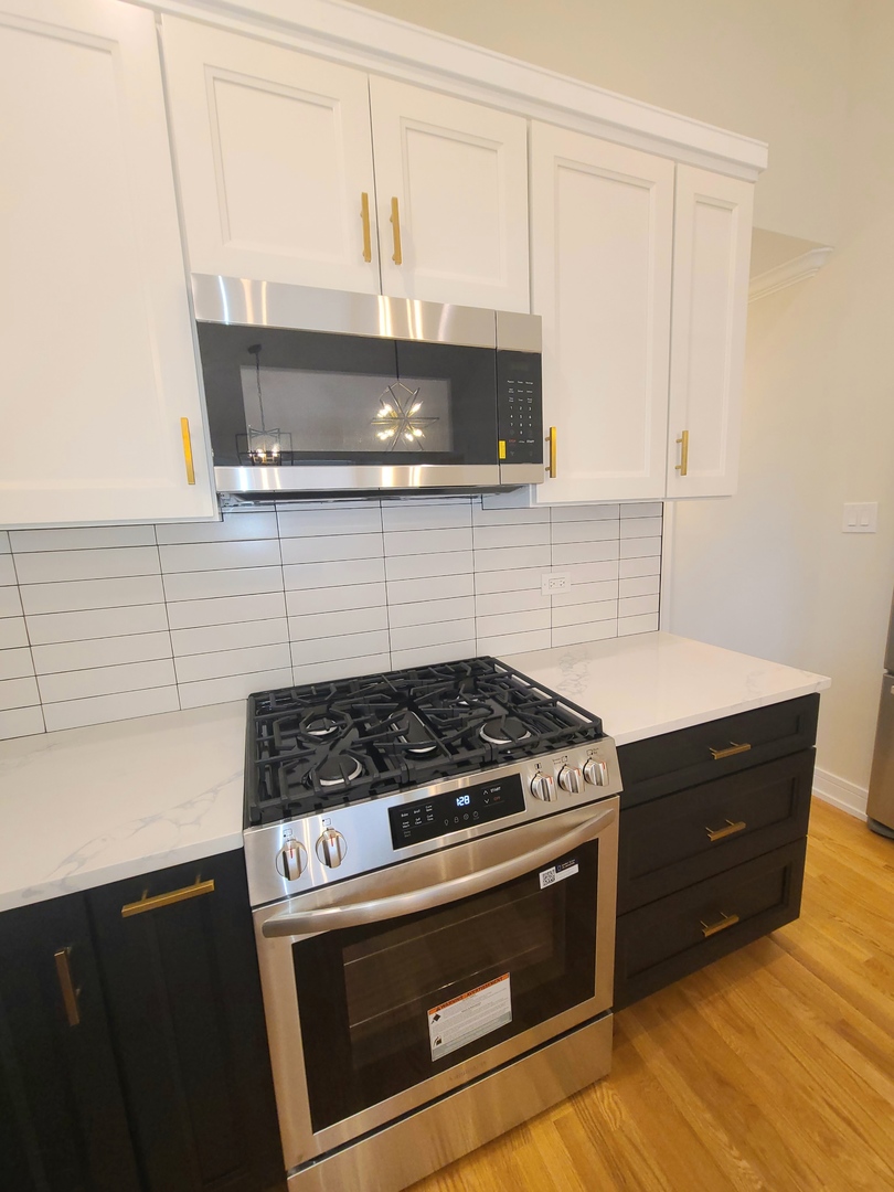 7025 W 84th Street, Burbank, IL 60459