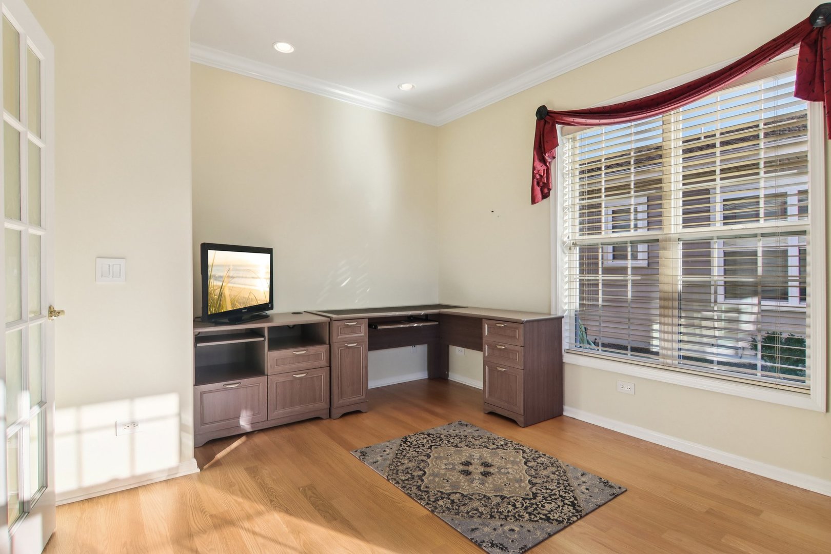 328 Legacy Court, Grayslake, IL 60030