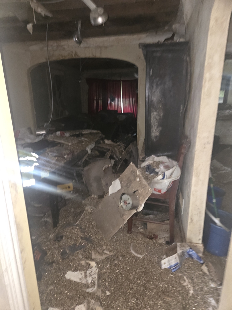 10400 S Forest Avenue, Chicago, IL 60628