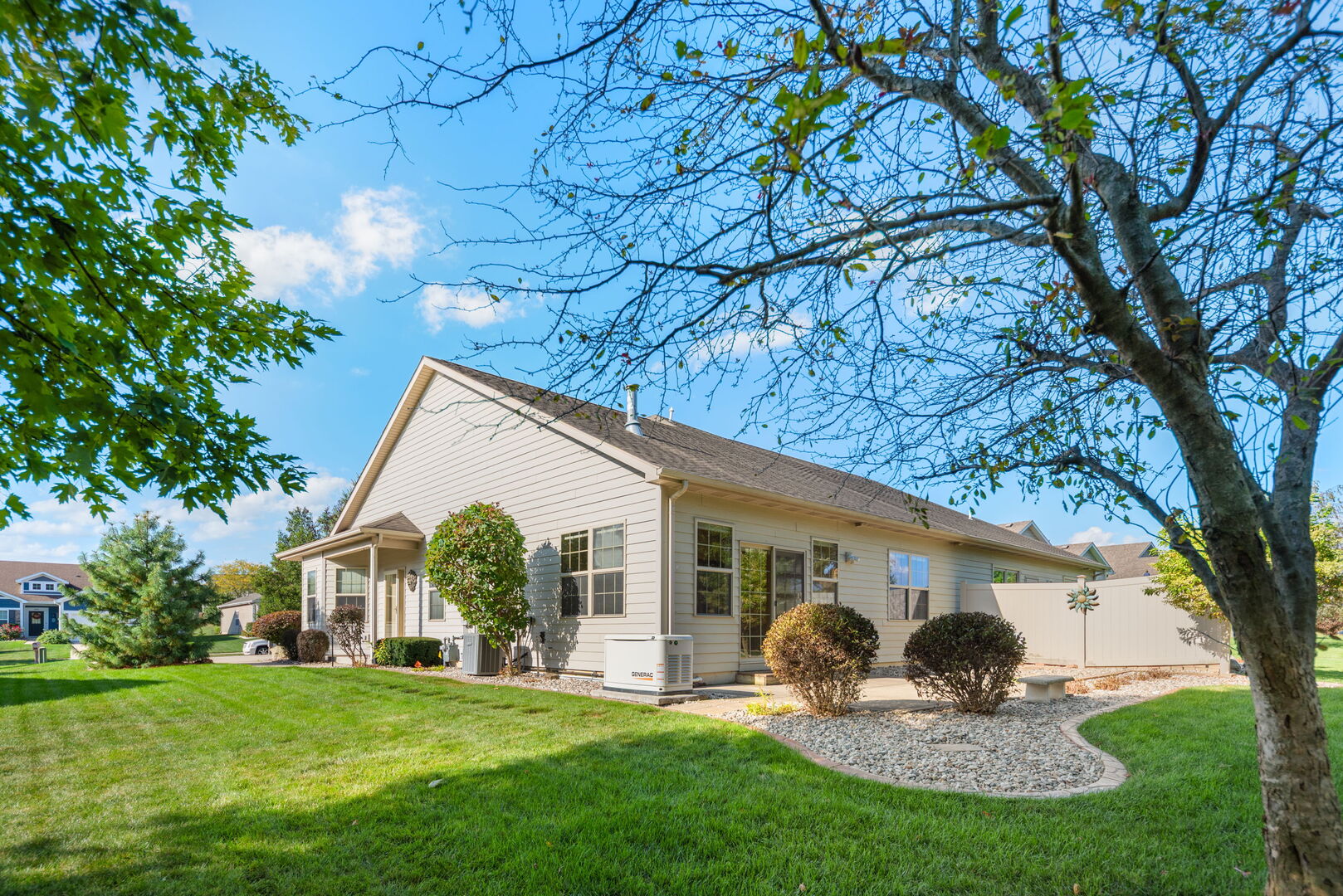 2804 Beauty Creek Run, Valparaiso, IN 46385