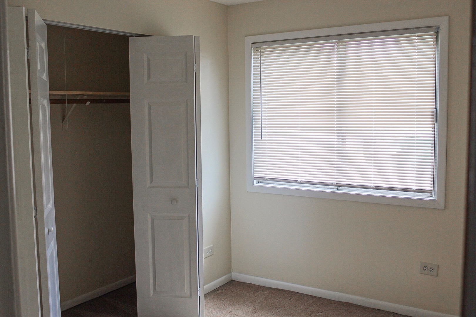10504 S HIGHLAND Avenue #1A, Worth, IL 60482