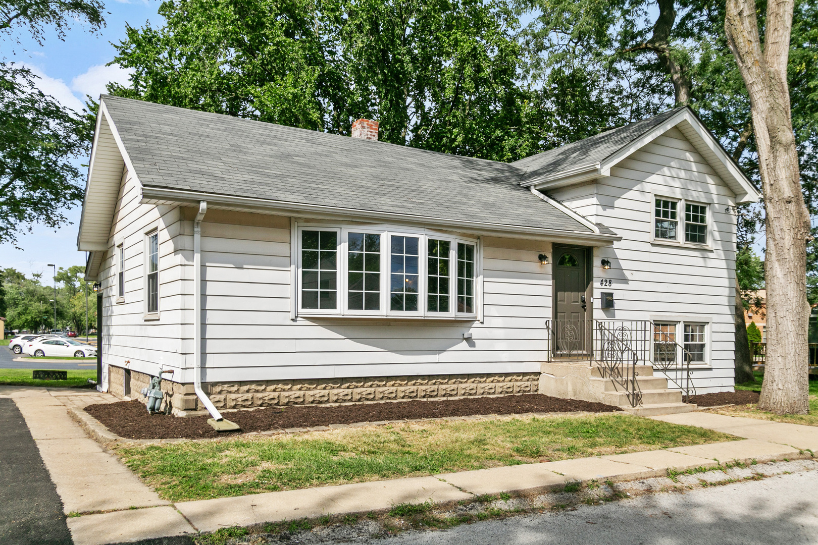 428 E 156th Place, South Holland, IL 60473