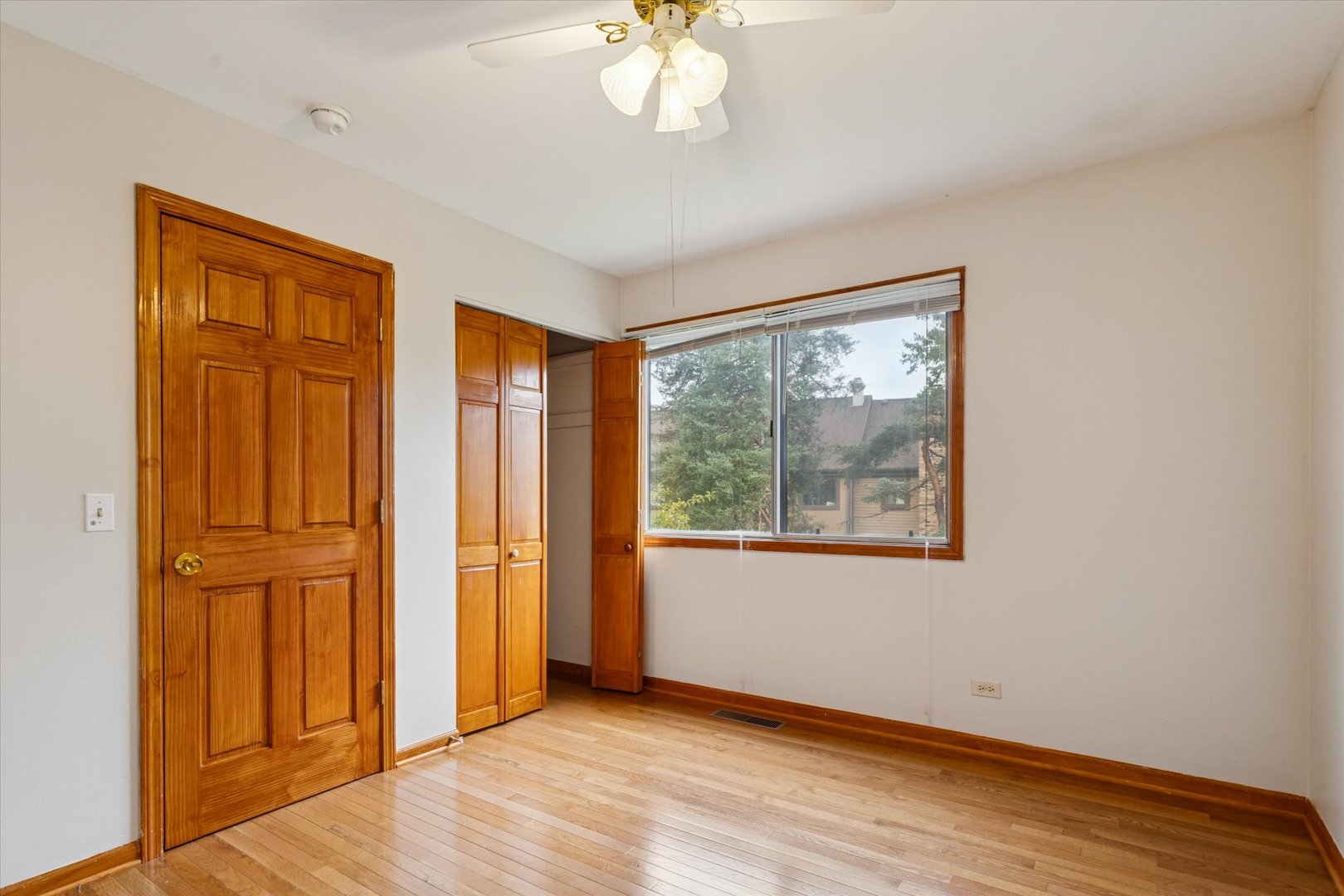 1410 Fairfax Lane, Buffalo Grove, IL 60089