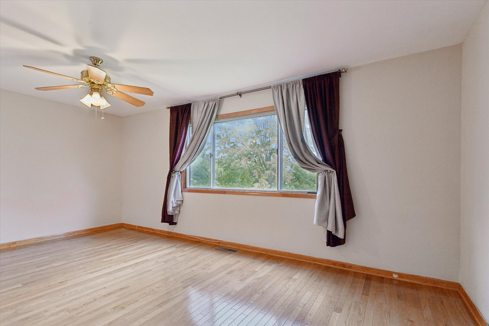 1410 Fairfax Lane, Buffalo Grove, IL 60089