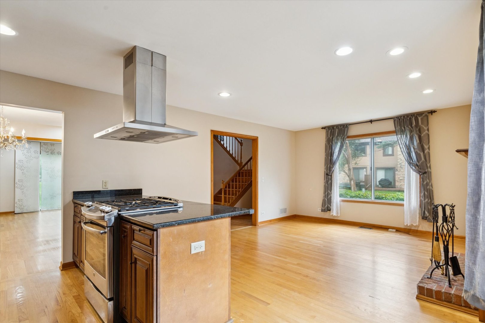 1410 Fairfax Lane, Buffalo Grove, IL 60089