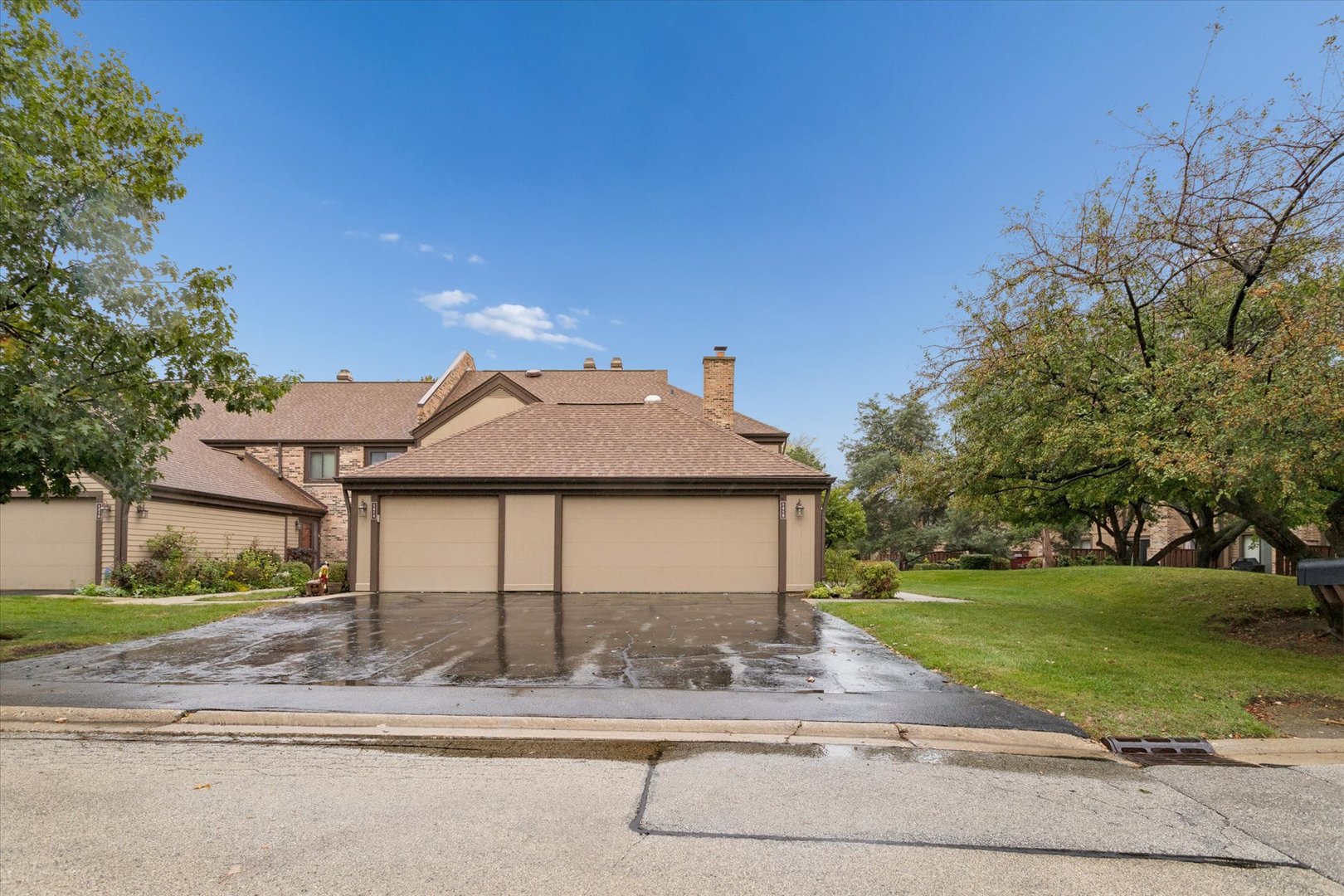 1410 Fairfax Lane, Buffalo Grove, IL 60089