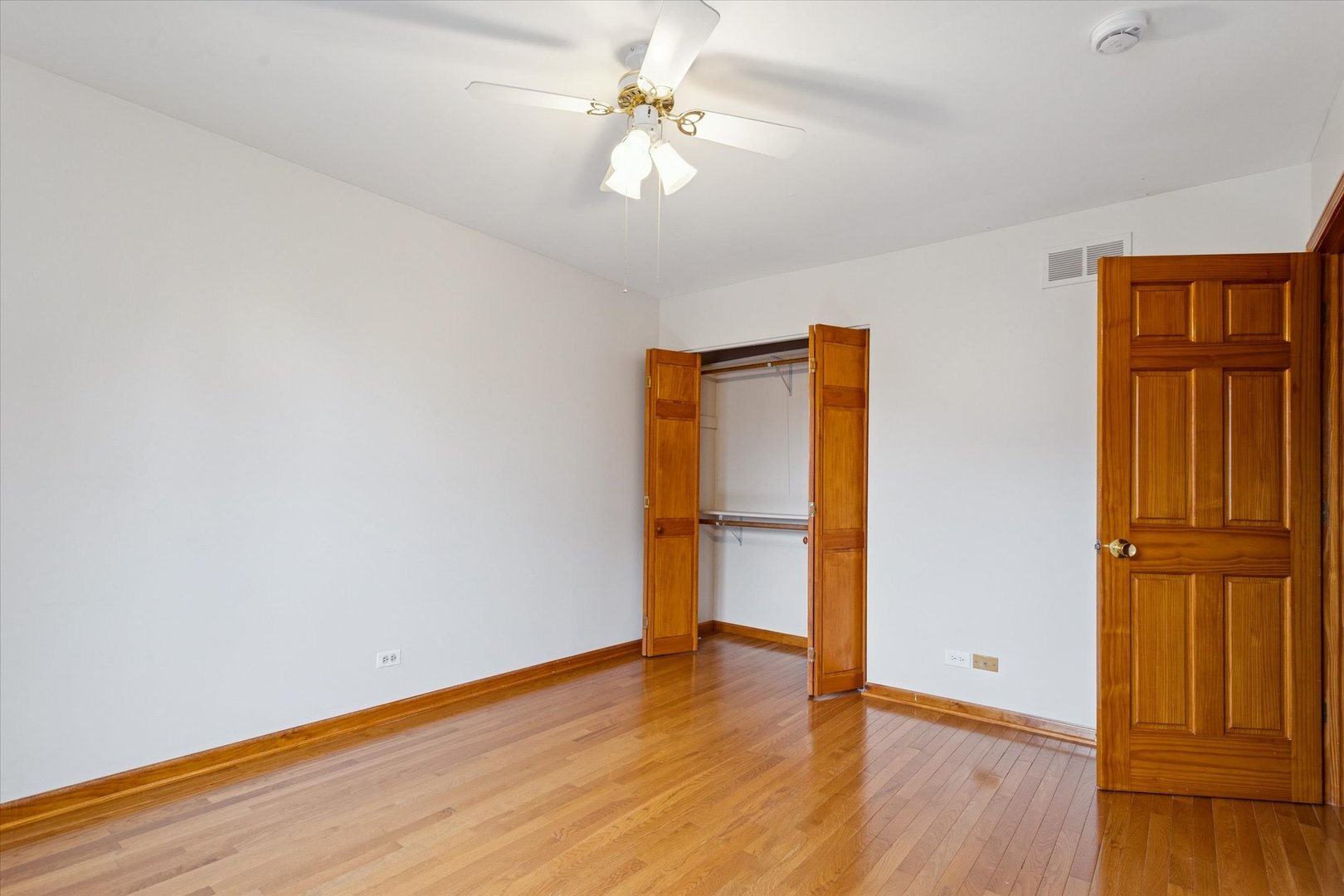 1410 Fairfax Lane, Buffalo Grove, IL 60089