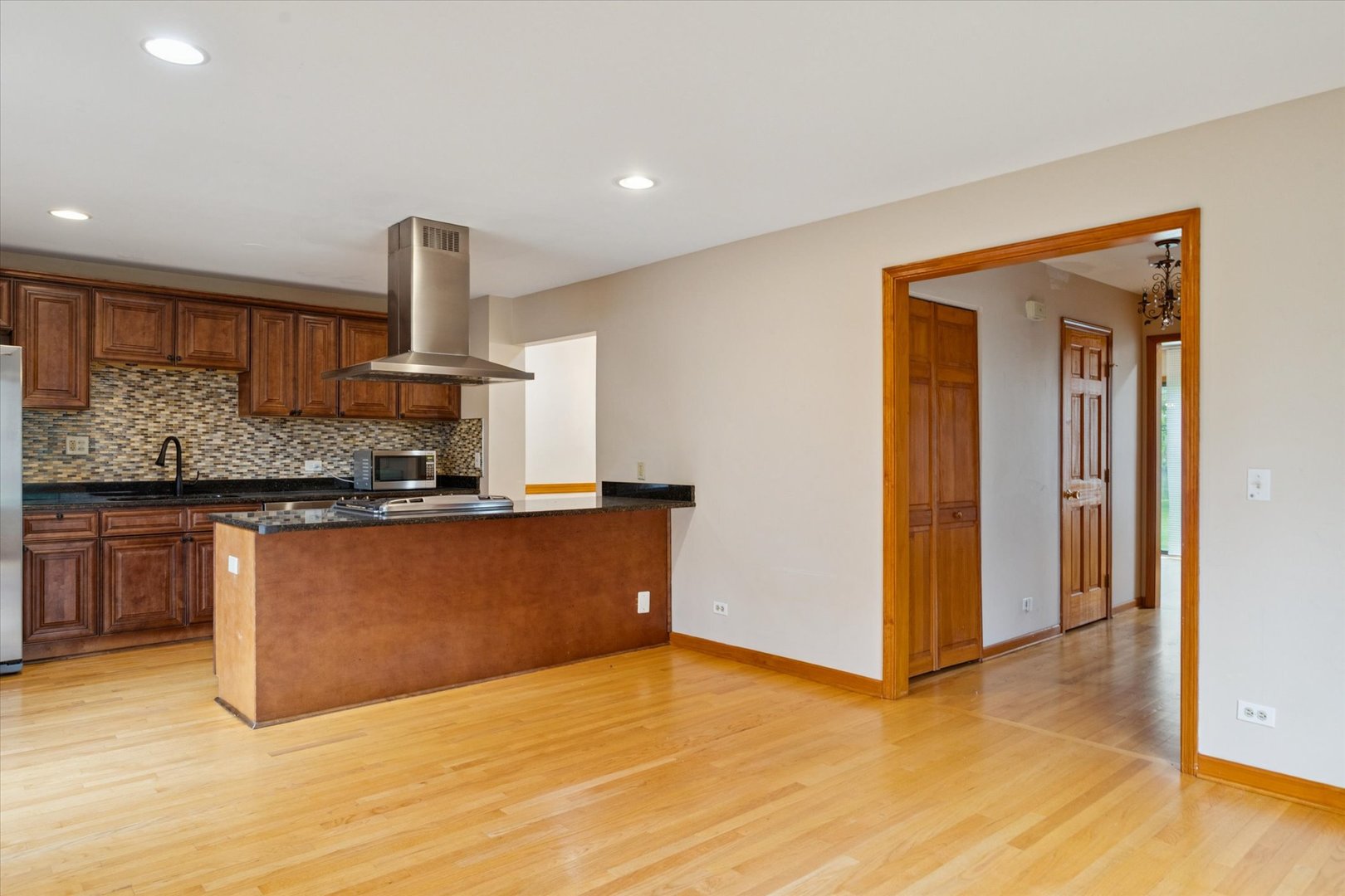 1410 Fairfax Lane, Buffalo Grove, IL 60089