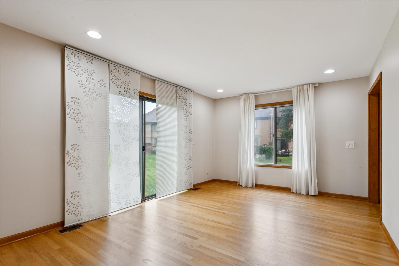 1410 Fairfax Lane, Buffalo Grove, IL 60089