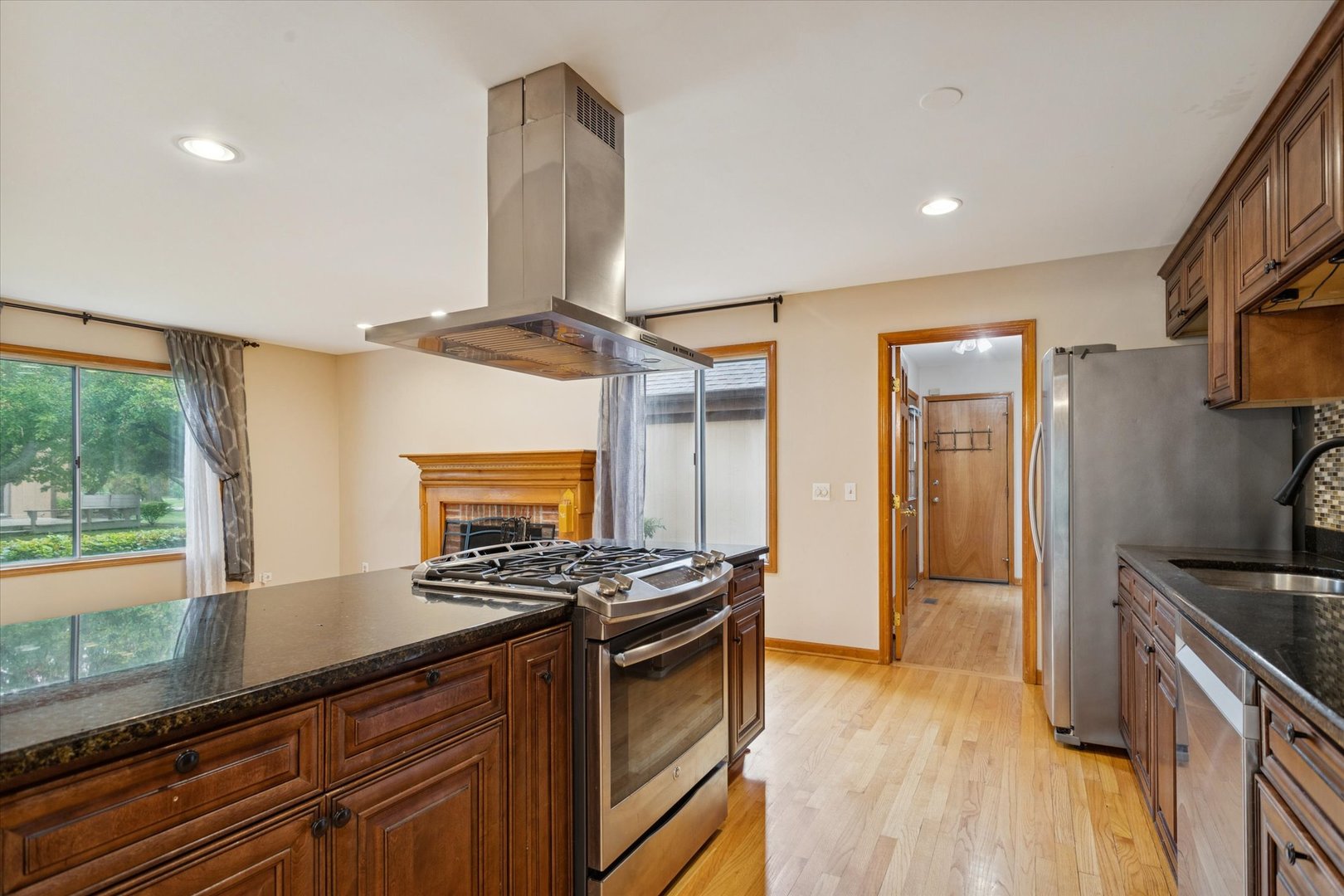 1410 Fairfax Lane, Buffalo Grove, IL 60089