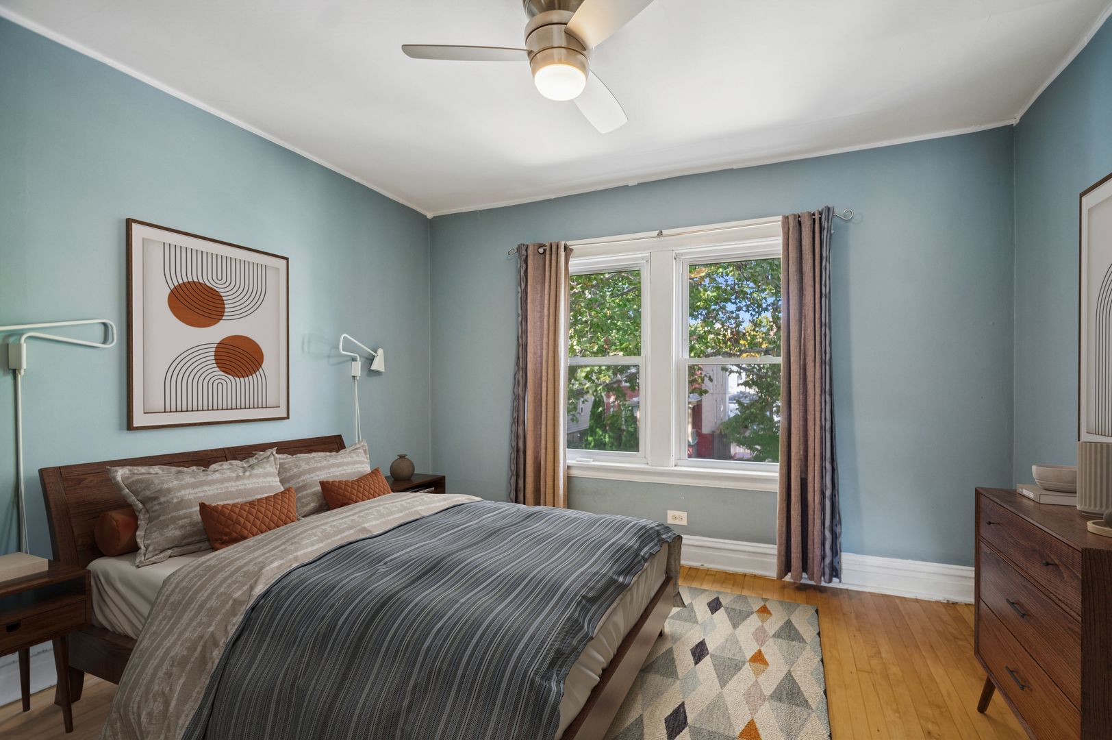 5353 N Sawyer Avenue, Chicago, IL 60625