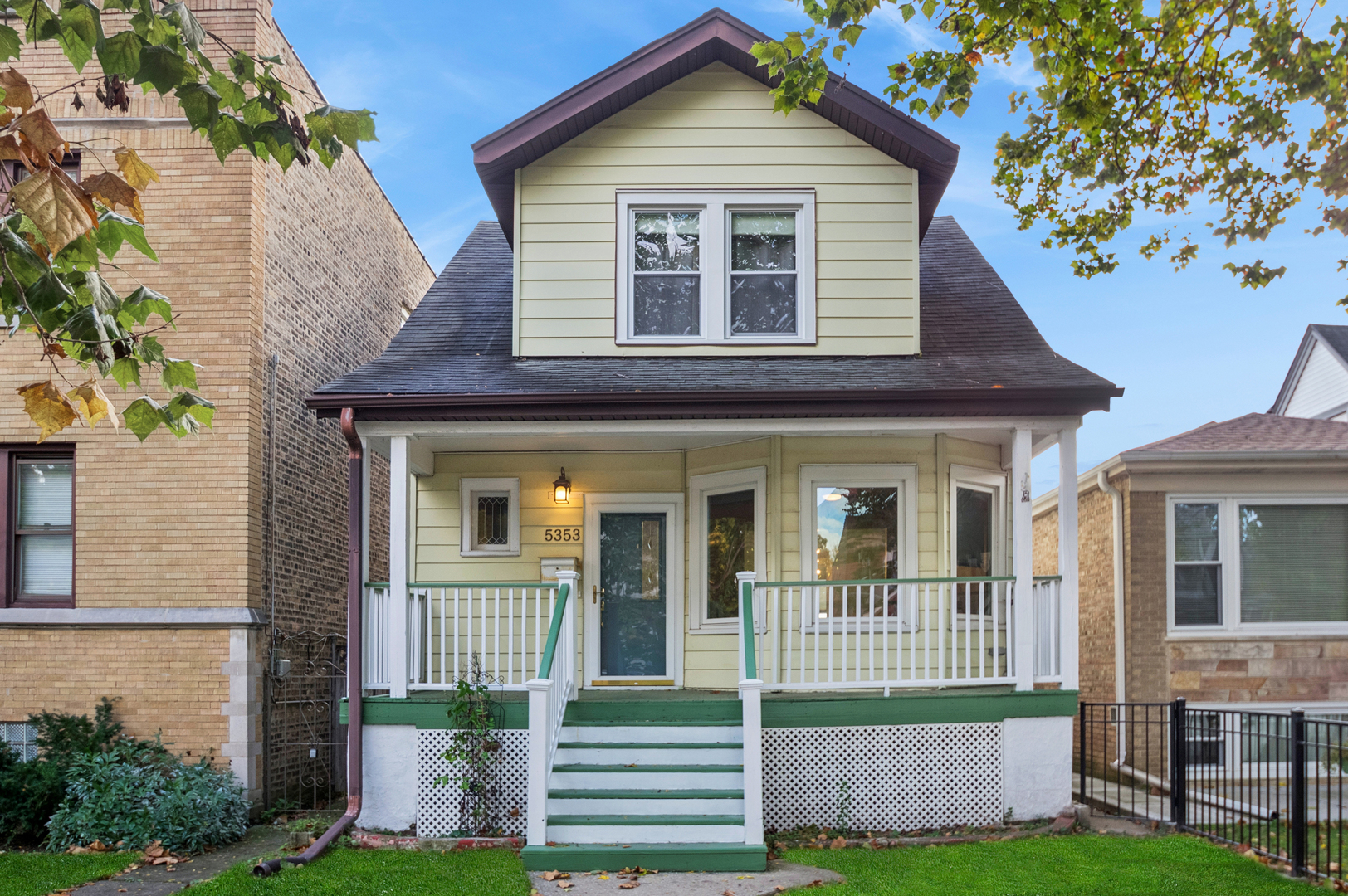 5353 N Sawyer Avenue, Chicago, IL 60625