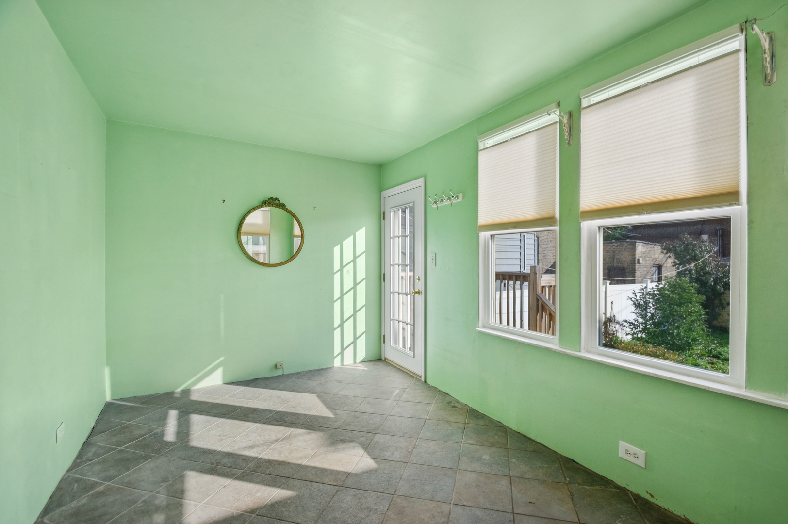 5353 N Sawyer Avenue, Chicago, IL 60625