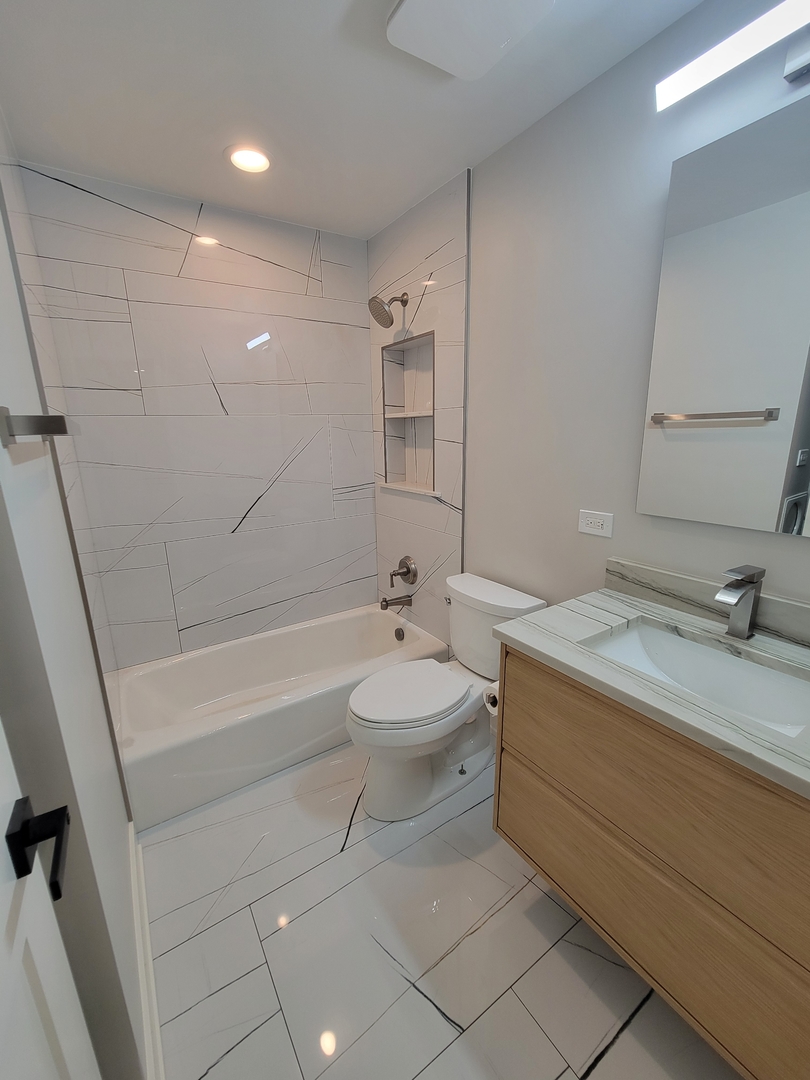 2S245 Mayfield Lane, Glen Ellyn, IL 60137