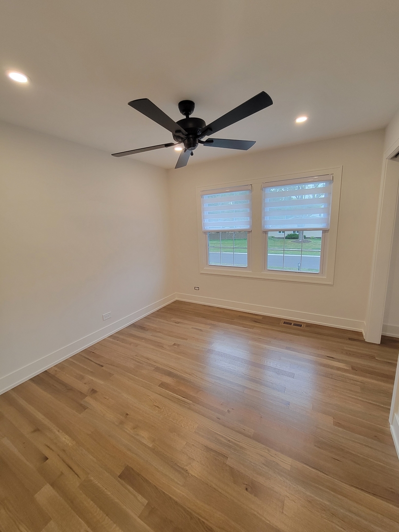2S245 Mayfield Lane, Glen Ellyn, IL 60137