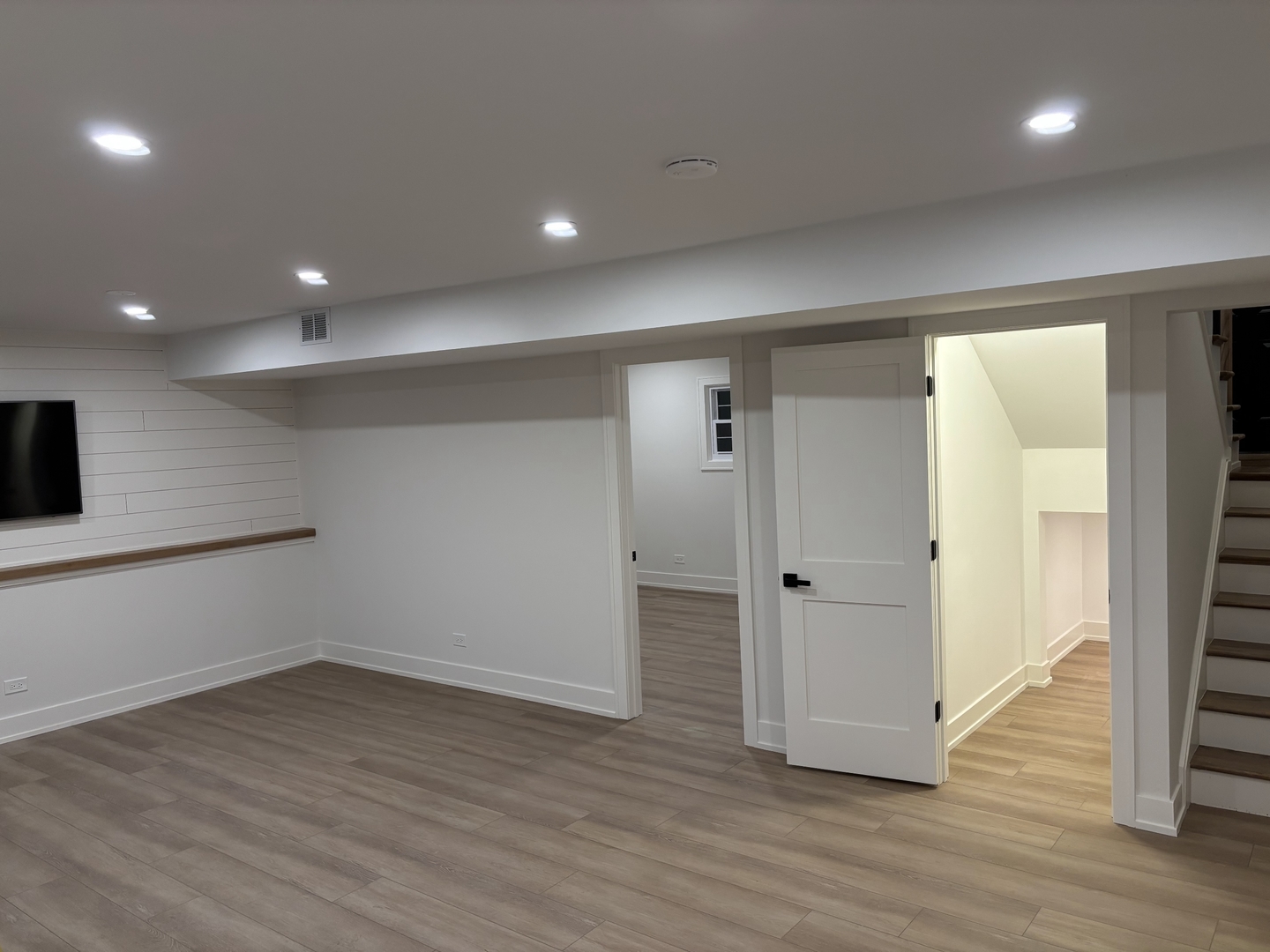 2S245 Mayfield Lane, Glen Ellyn, IL 60137
