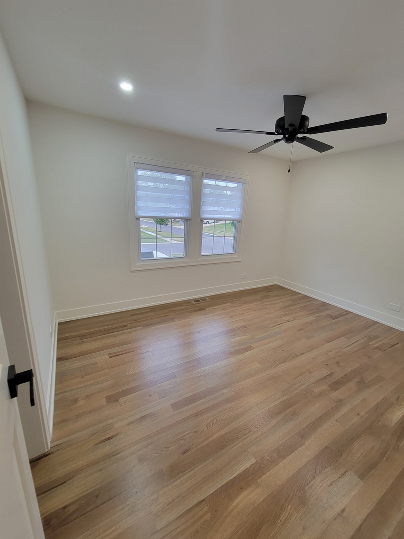 2S245 Mayfield Lane, Glen Ellyn, IL 60137