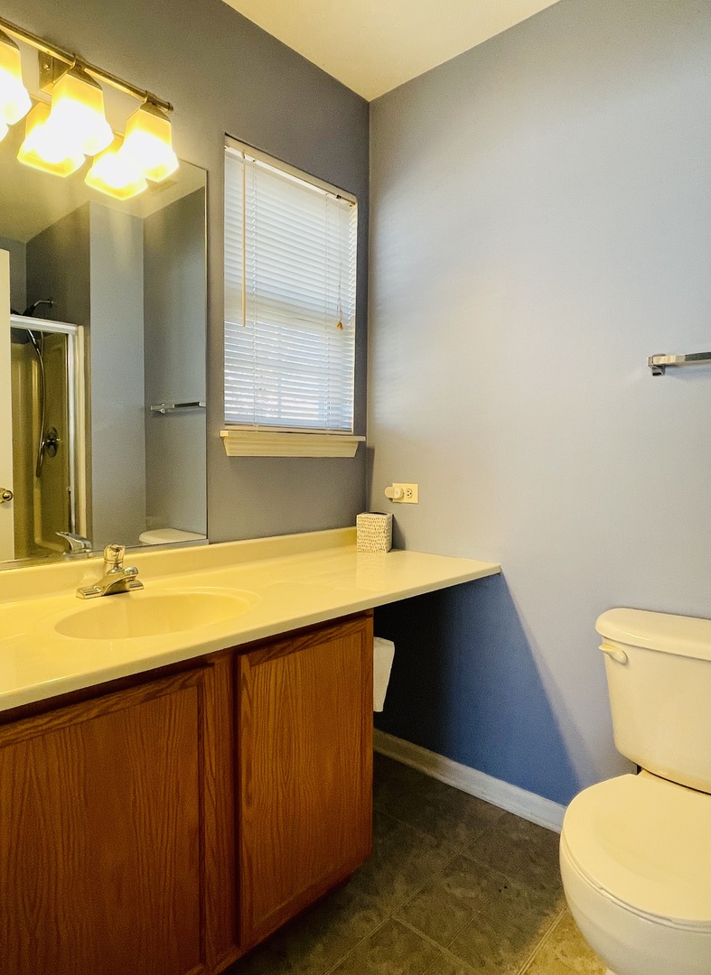 1248 N RED OAK Circle #4, Round Lake Beach, IL 60073