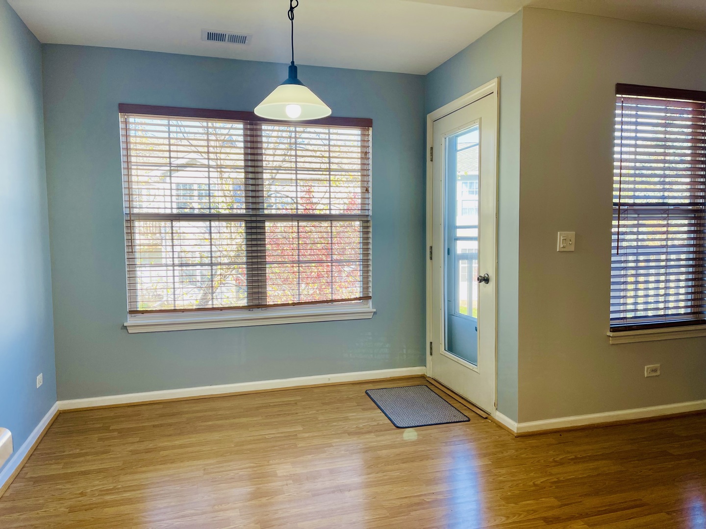 1248 N RED OAK Circle #4, Round Lake Beach, IL 60073