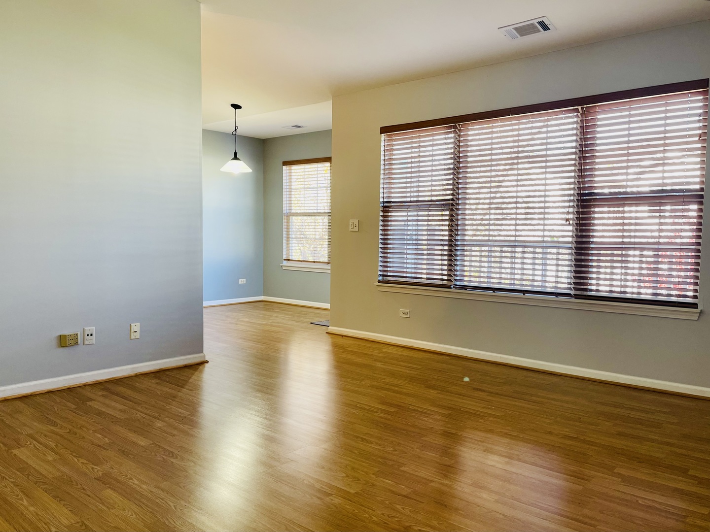 1248 N RED OAK Circle #4, Round Lake Beach, IL 60073