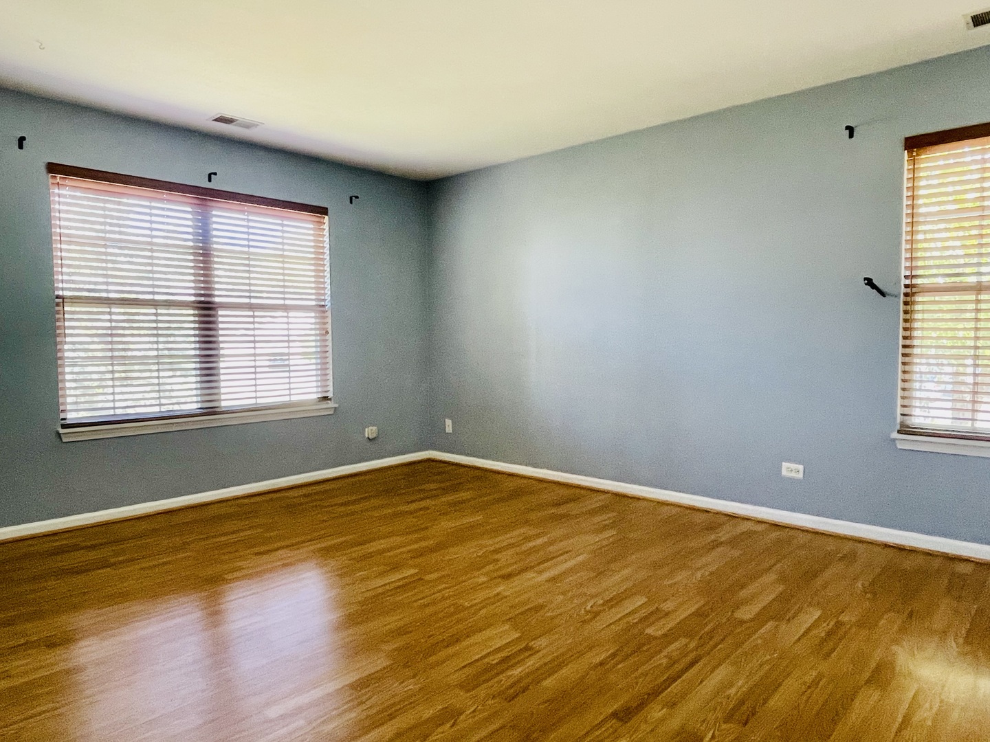 1248 N RED OAK Circle #4, Round Lake Beach, IL 60073