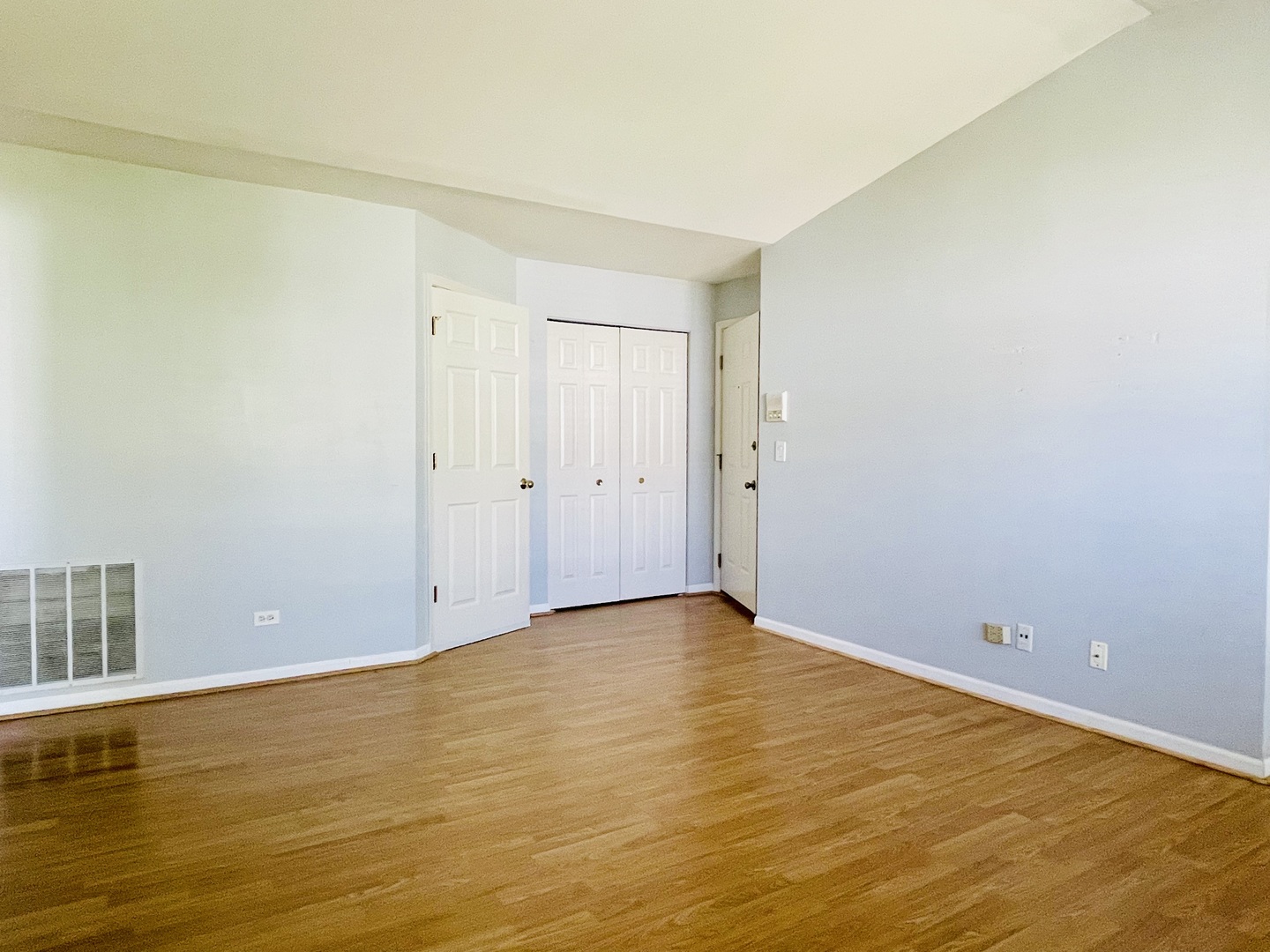 1248 N RED OAK Circle #4, Round Lake Beach, IL 60073