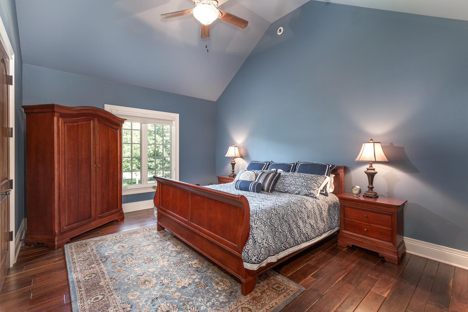 21 Forest Avenue, Naperville, IL 60540