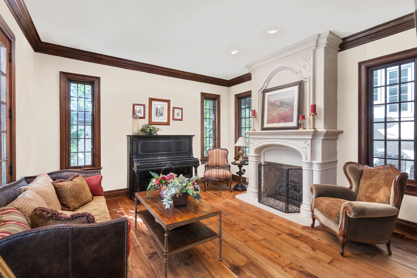 21 Forest Avenue, Naperville, IL 60540