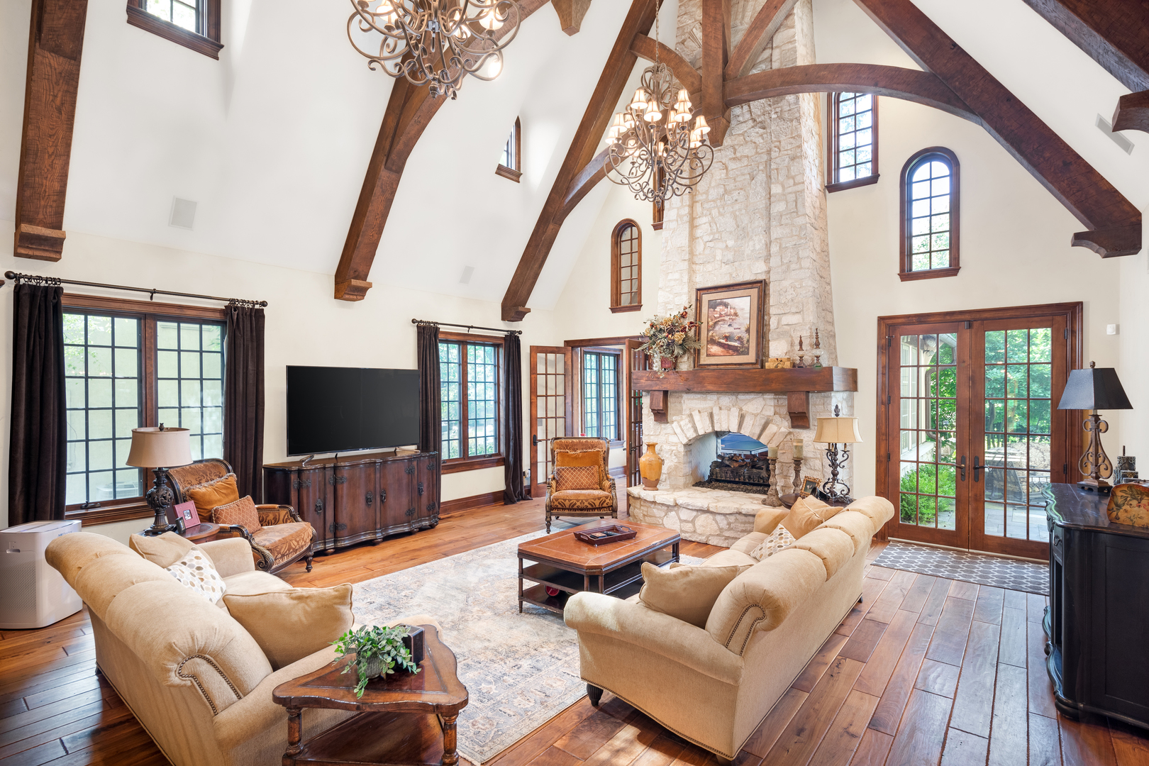 21 Forest Avenue, Naperville, IL 60540