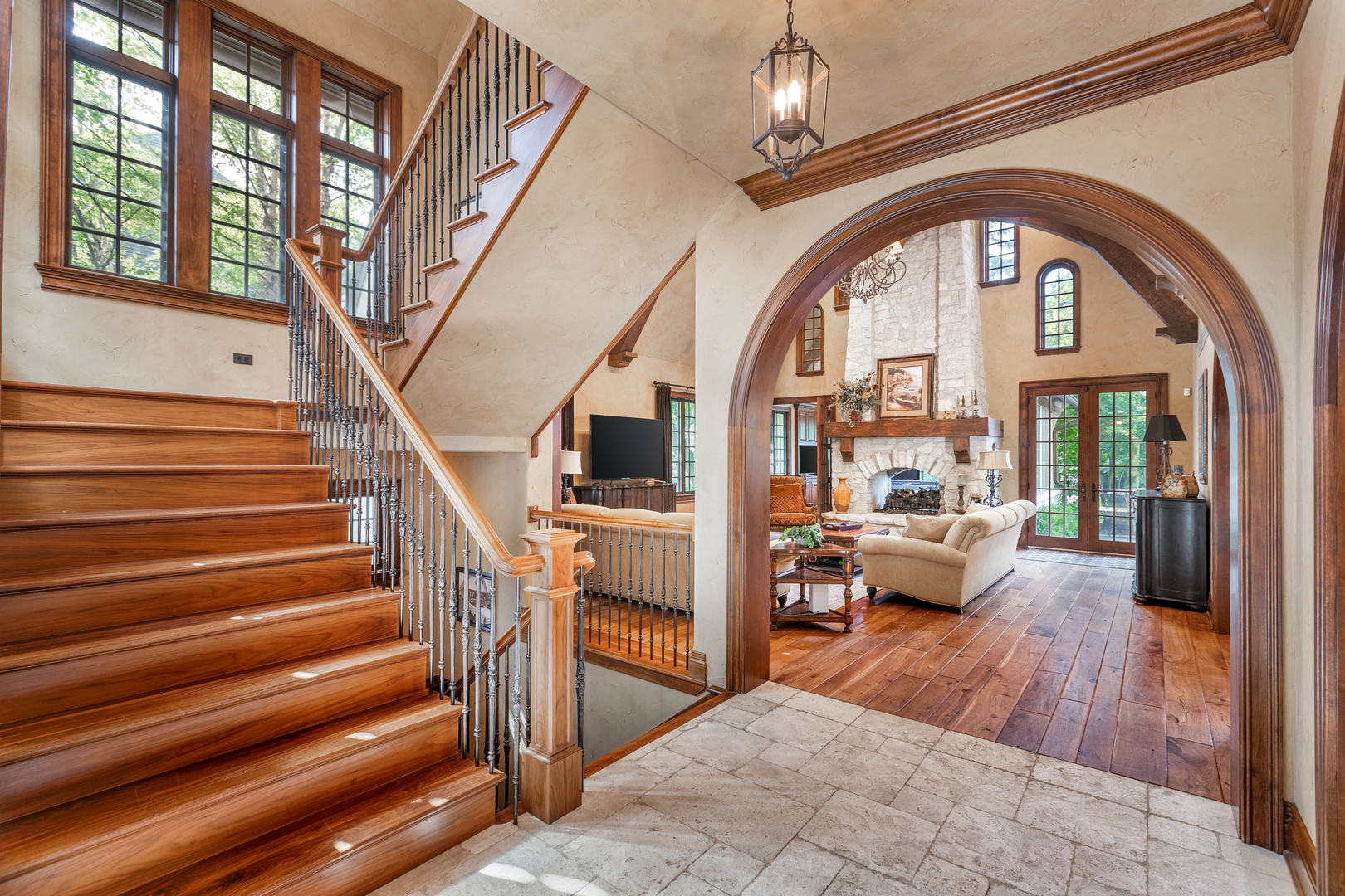 21 Forest Avenue, Naperville, IL 60540