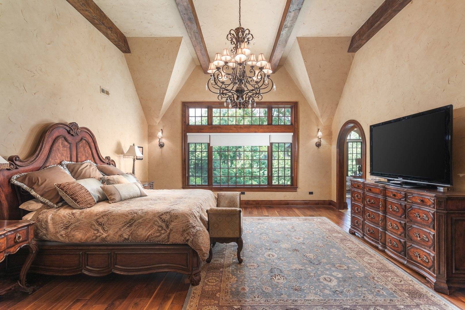 21 Forest Avenue, Naperville, IL 60540