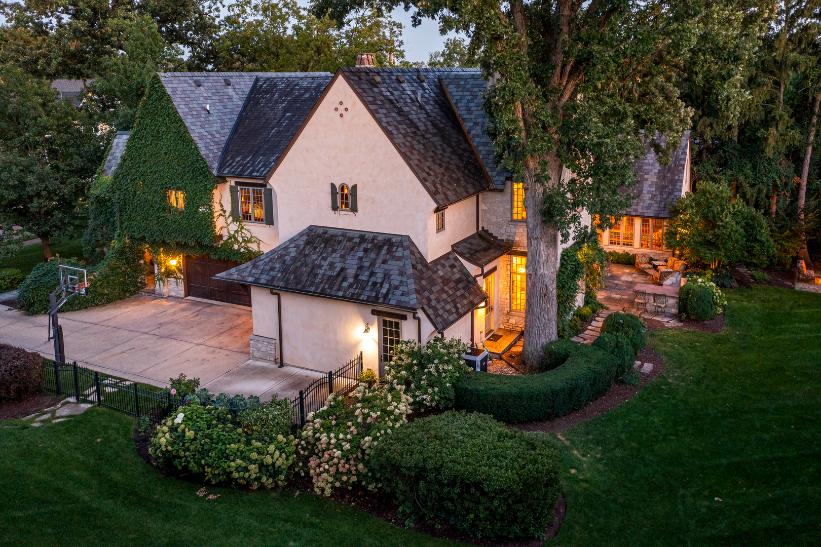 21 Forest Avenue, Naperville, IL 60540