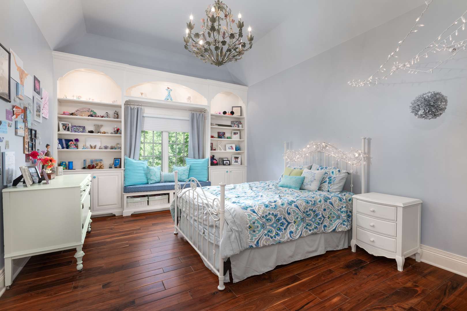 21 Forest Avenue, Naperville, IL 60540