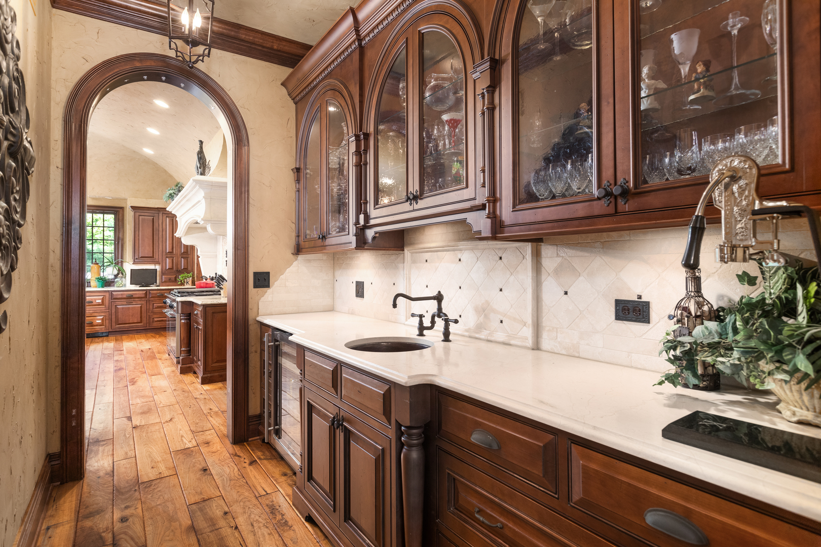 21 Forest Avenue, Naperville, IL 60540