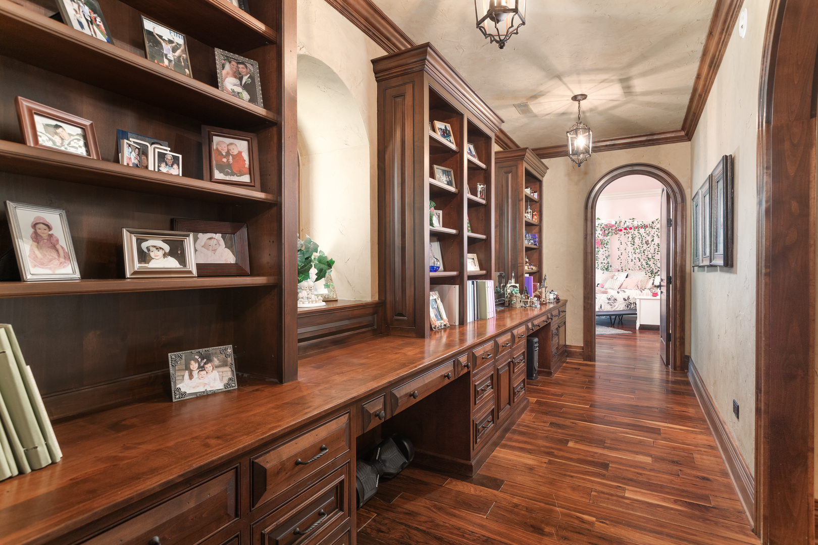 21 Forest Avenue, Naperville, IL 60540