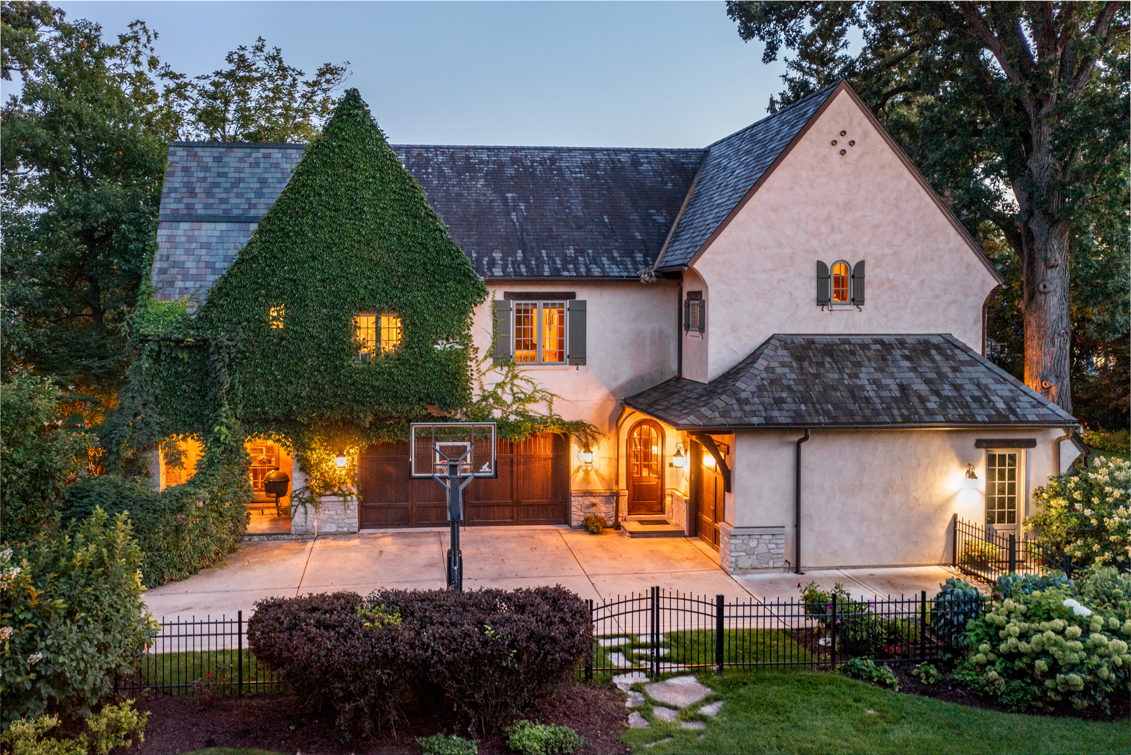 21 Forest Avenue, Naperville, IL 60540