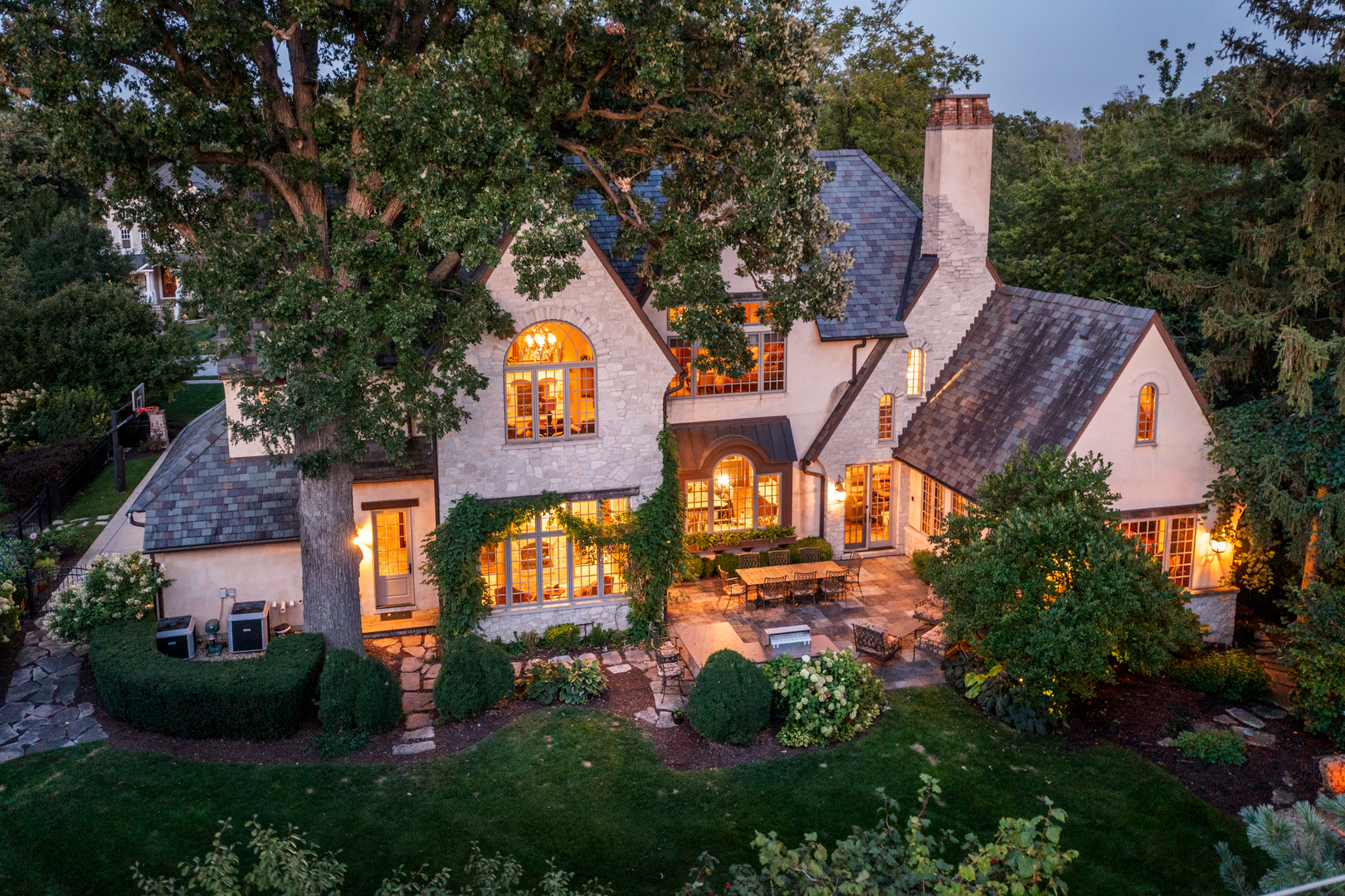 21 Forest Avenue, Naperville, IL 60540