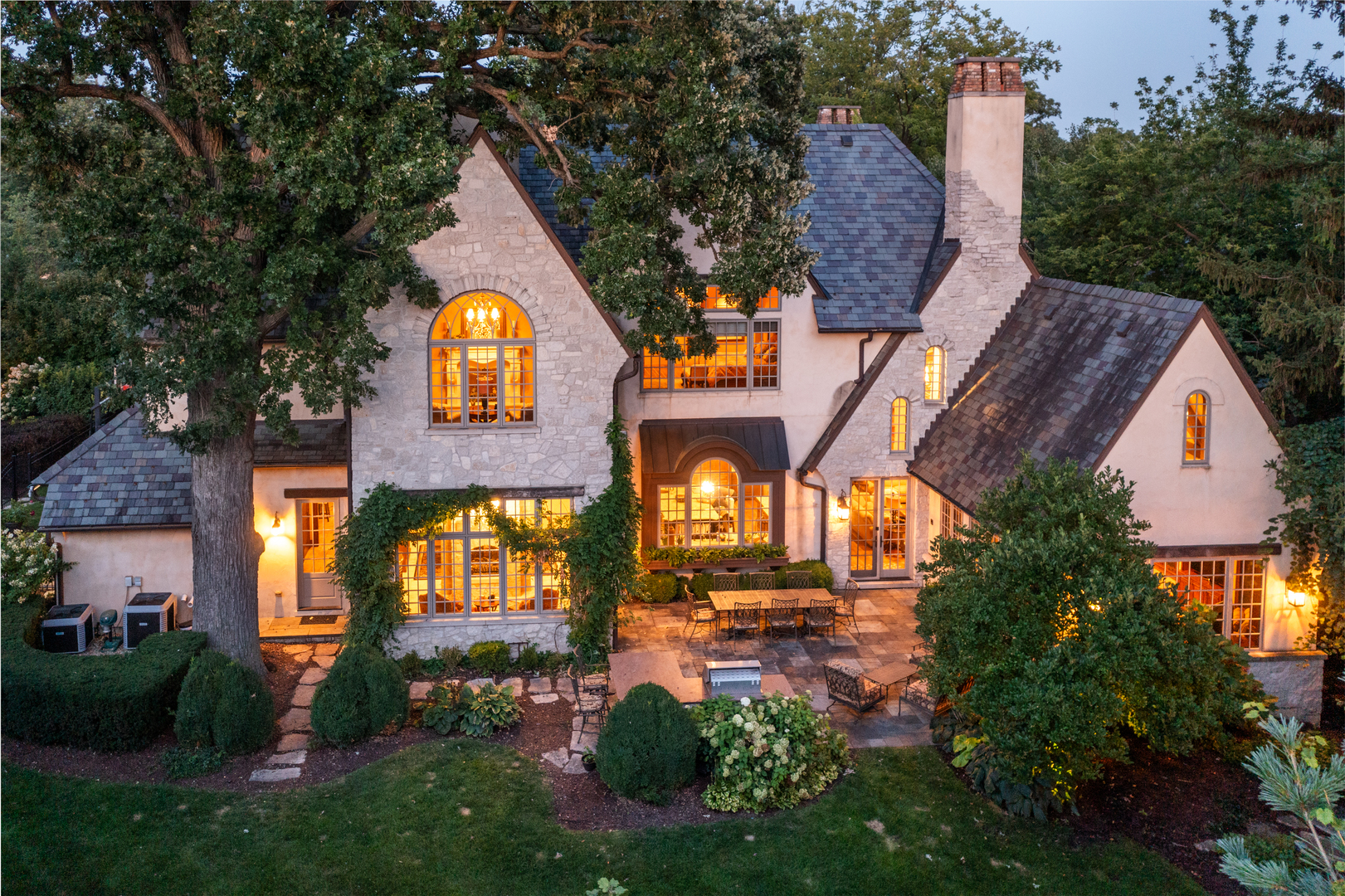 21 Forest Avenue, Naperville, IL 60540