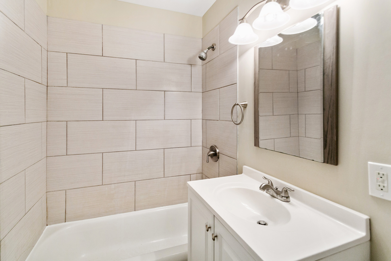 807 Blackhawk Drive, University Park, IL 60484